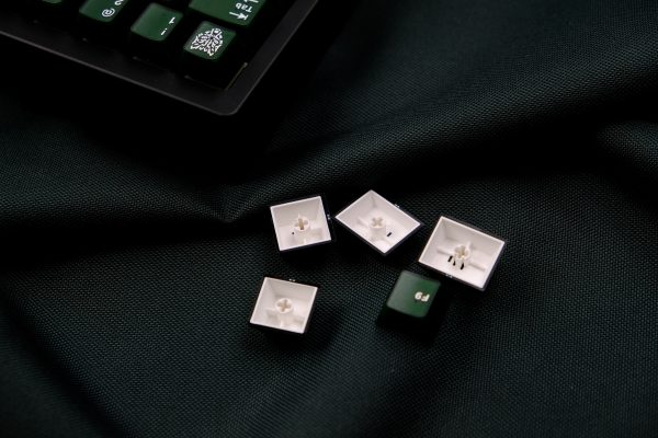 GMK+ Emerald Translucent SA Custm Keycap Set - Image 2